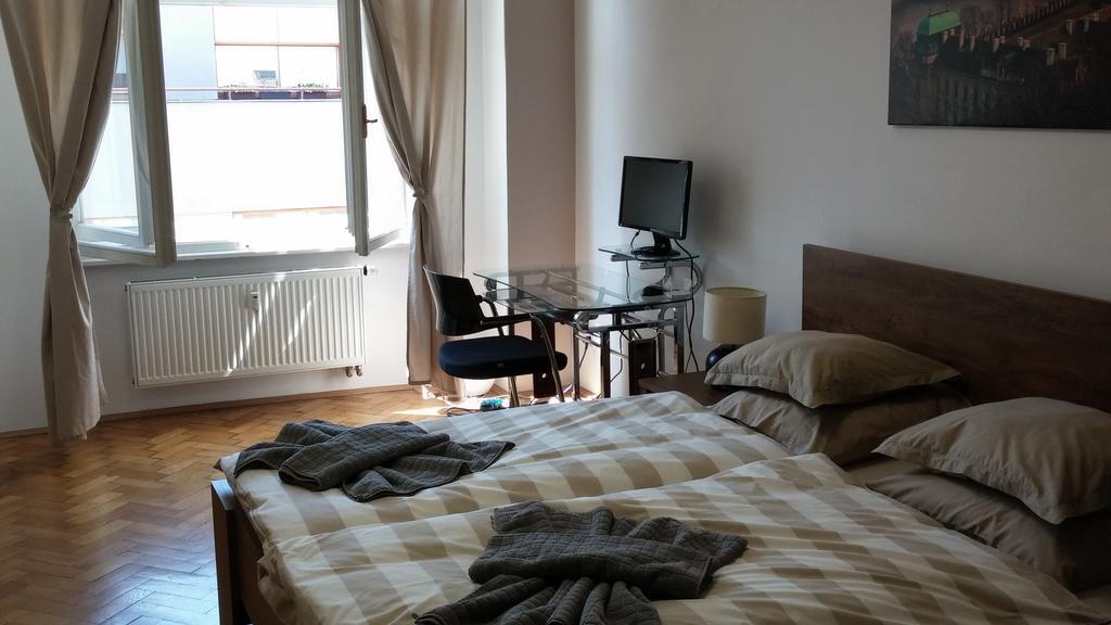 Apartment Balbinova Praha Bagian luar foto